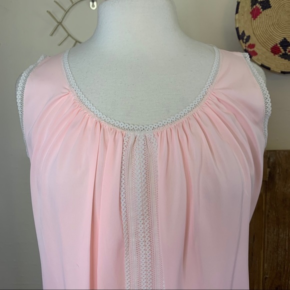 Vintage handmade nightgown and robe set - Picture 2 of 13